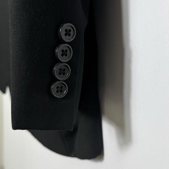 IZOD Men’s Black Blazer 39R 2 Button Modern Classic Sport Coat Suit Jacket - Picture 4 of 11